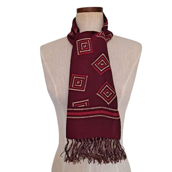 Mens Burgundy & Tan Geometric Rectangular Neck Scarf wFringes - Size 11" X 45" - Picture 3 of 11